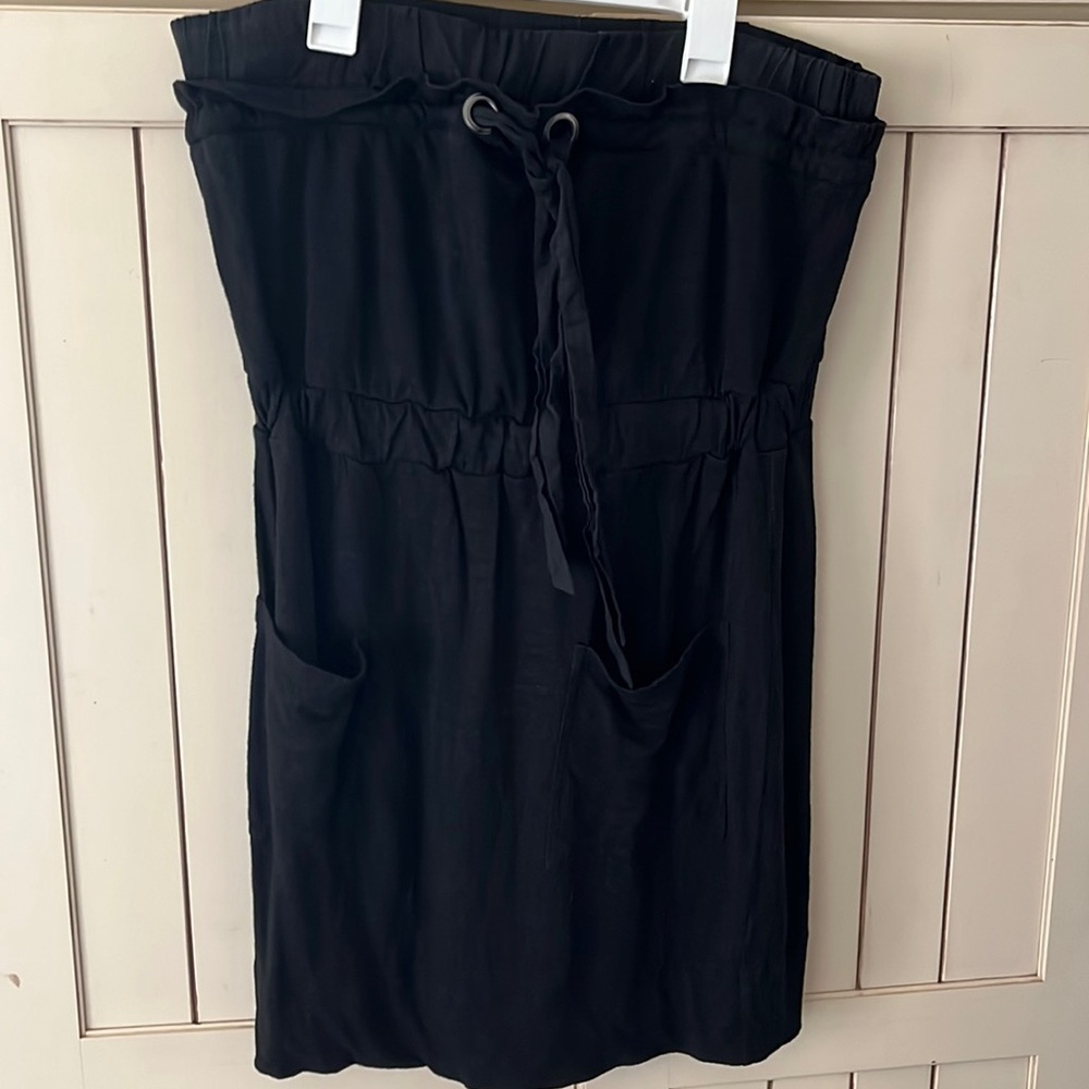 Adorable strapless gently worn romper w pockets and adjustable tie